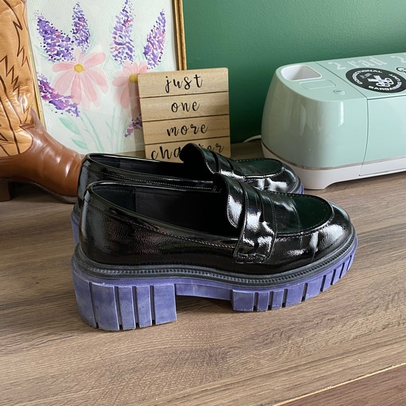 Loafers - Picture 1 of 5